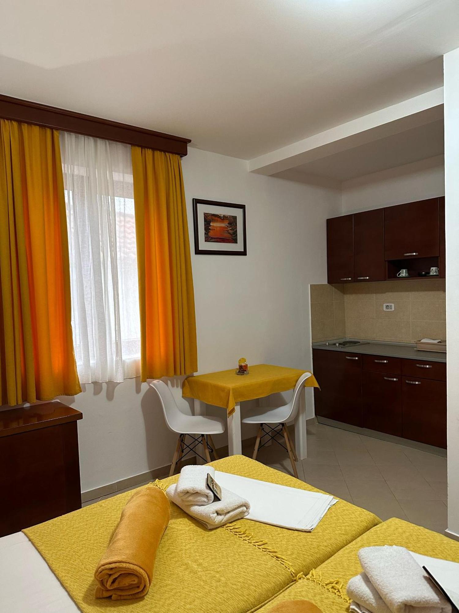 Apartments Krapina Lux Budva Exteriör bild